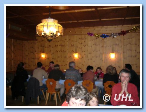 Alle warten auf's Abendessen